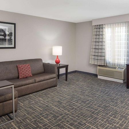 La Quinta By Wyndham Atlanta Airport South Hotel College Park Exterior photo