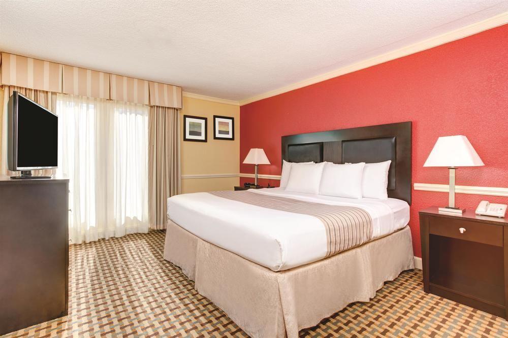 La Quinta By Wyndham Atlanta Airport South Hotel College Park Exterior photo