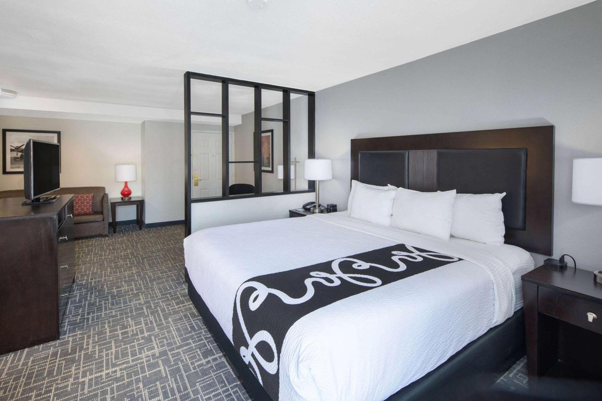La Quinta By Wyndham Atlanta Airport South Hotel College Park Exterior photo
