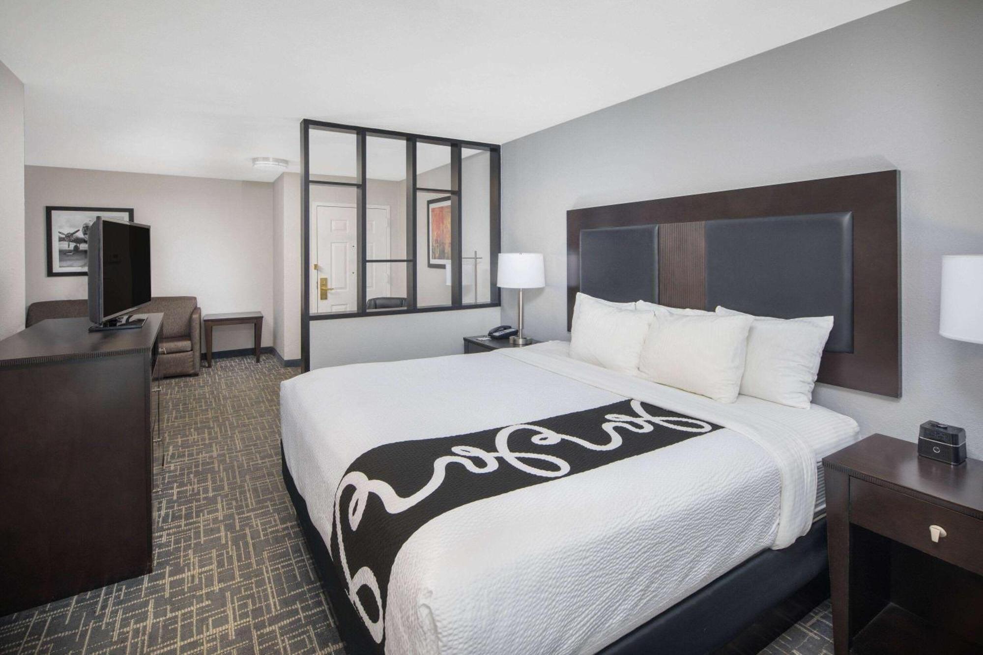 La Quinta By Wyndham Atlanta Airport South Hotel College Park Exterior photo