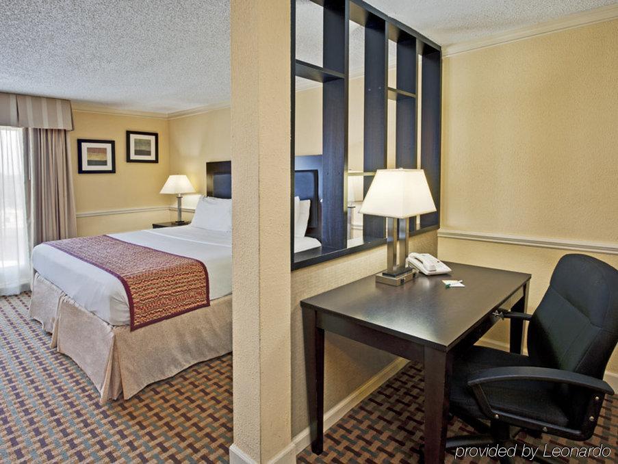 La Quinta By Wyndham Atlanta Airport South Hotel College Park Room photo